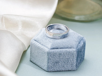 Side round moissanite diamond band