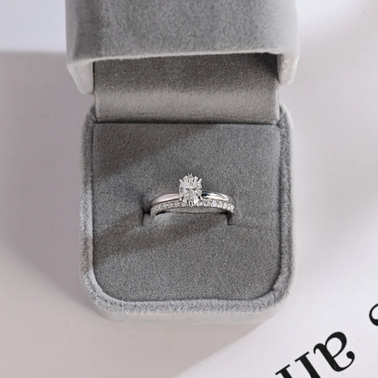 Oval cut moissanite ring