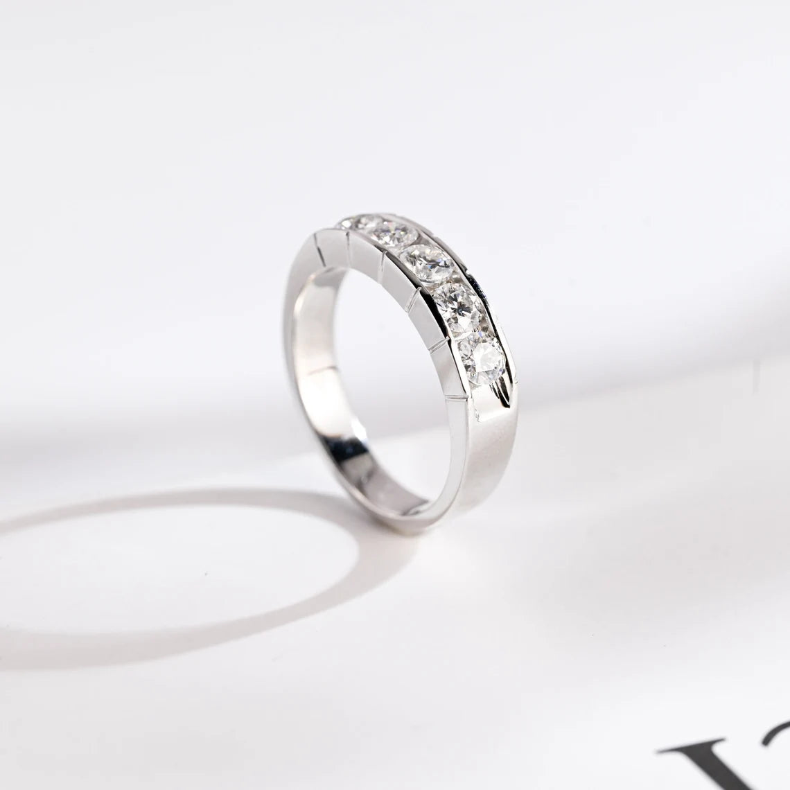 Minimalist wedding ring