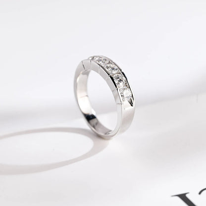 Minimalist wedding ring