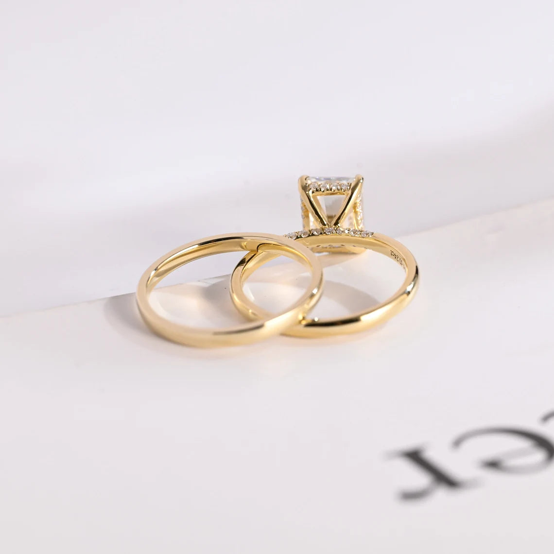 Modern bridal ring set