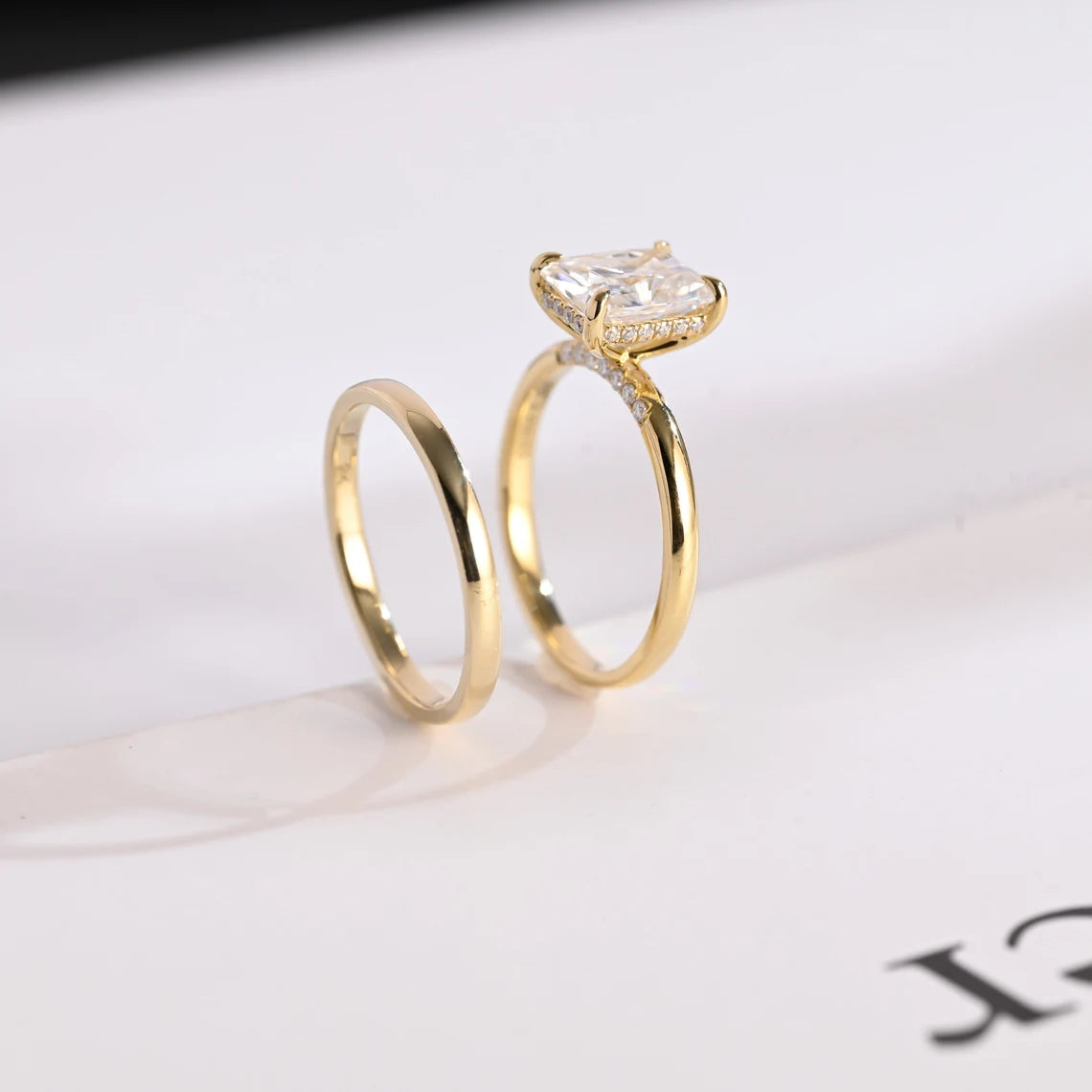 Classic hidden halo ring