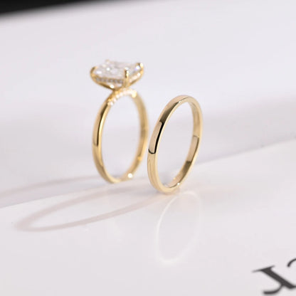 Solitaire plain wedding band