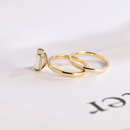 Minimalist engagement ring