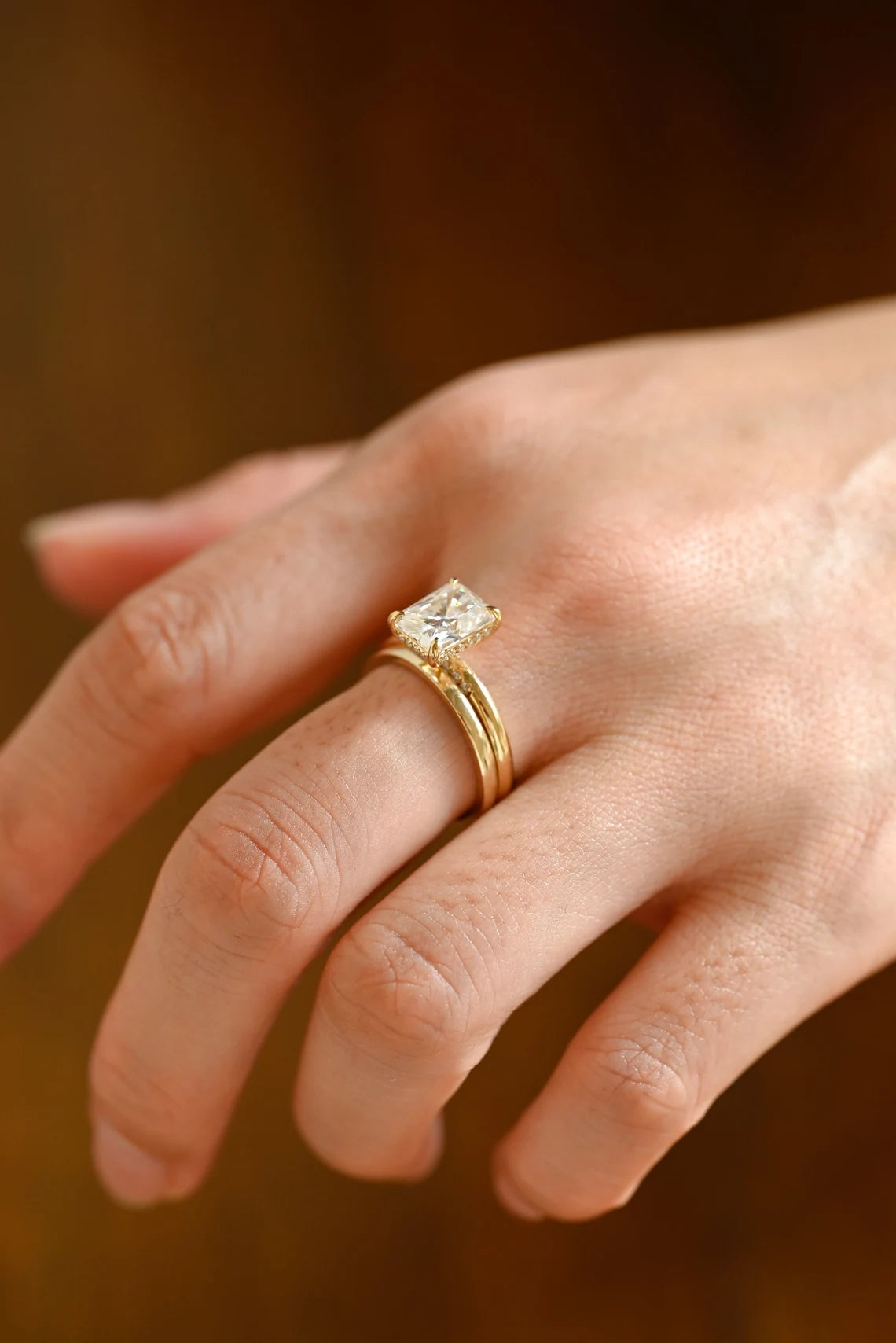 Timeless engagement ring