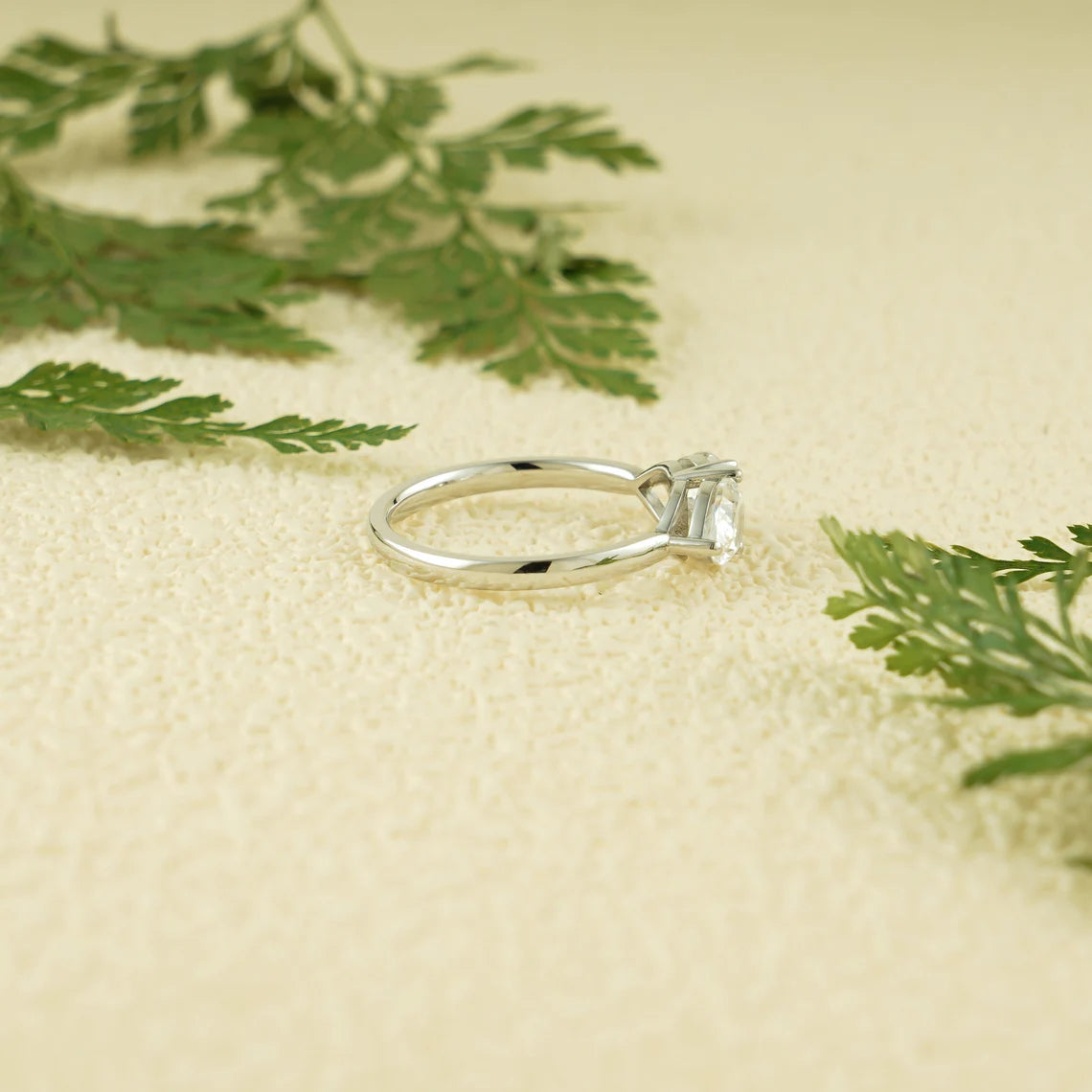 Modern toi et moi ring