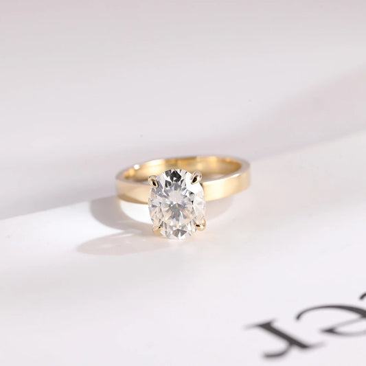 solitaire engagement ring,
