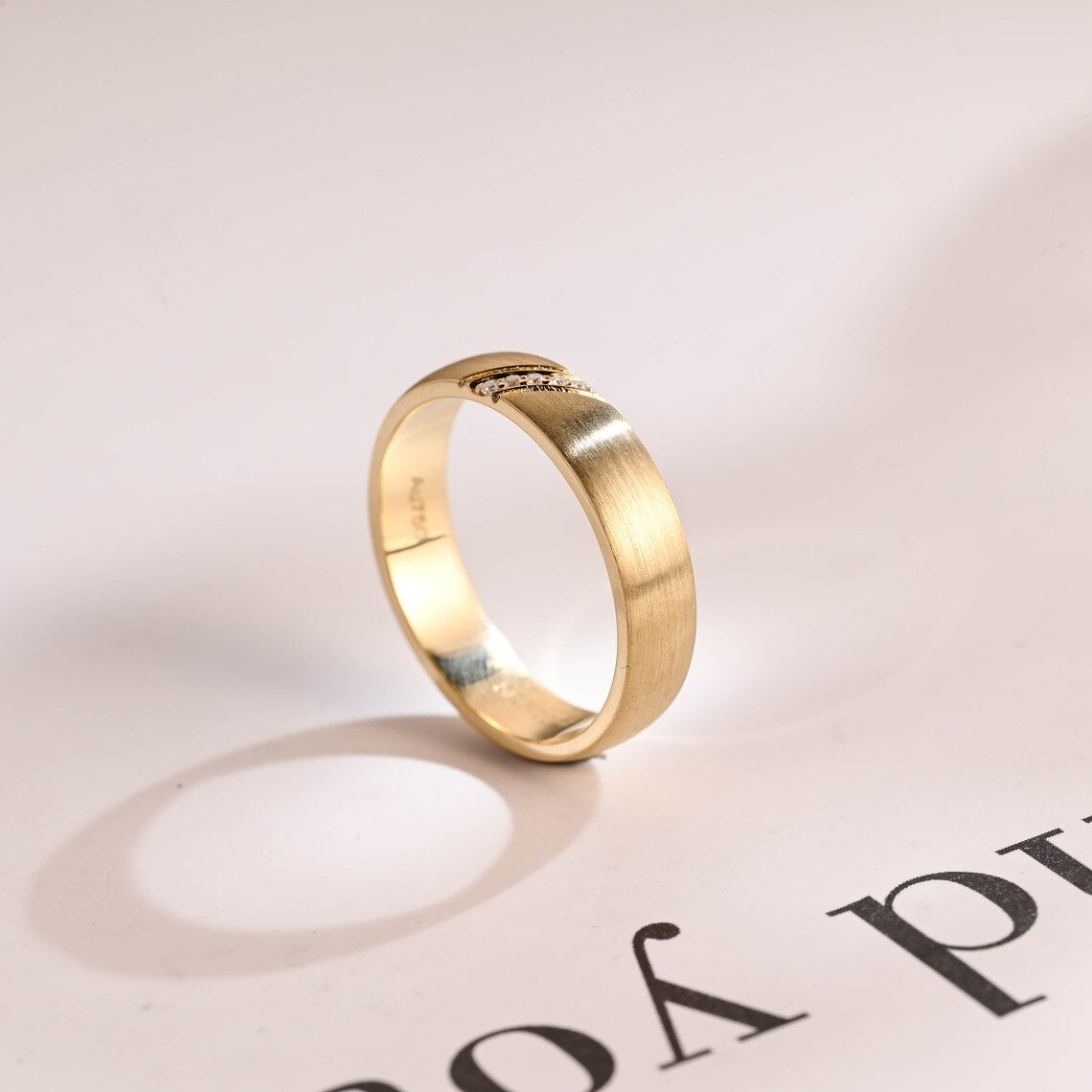 Unisex wedding ring