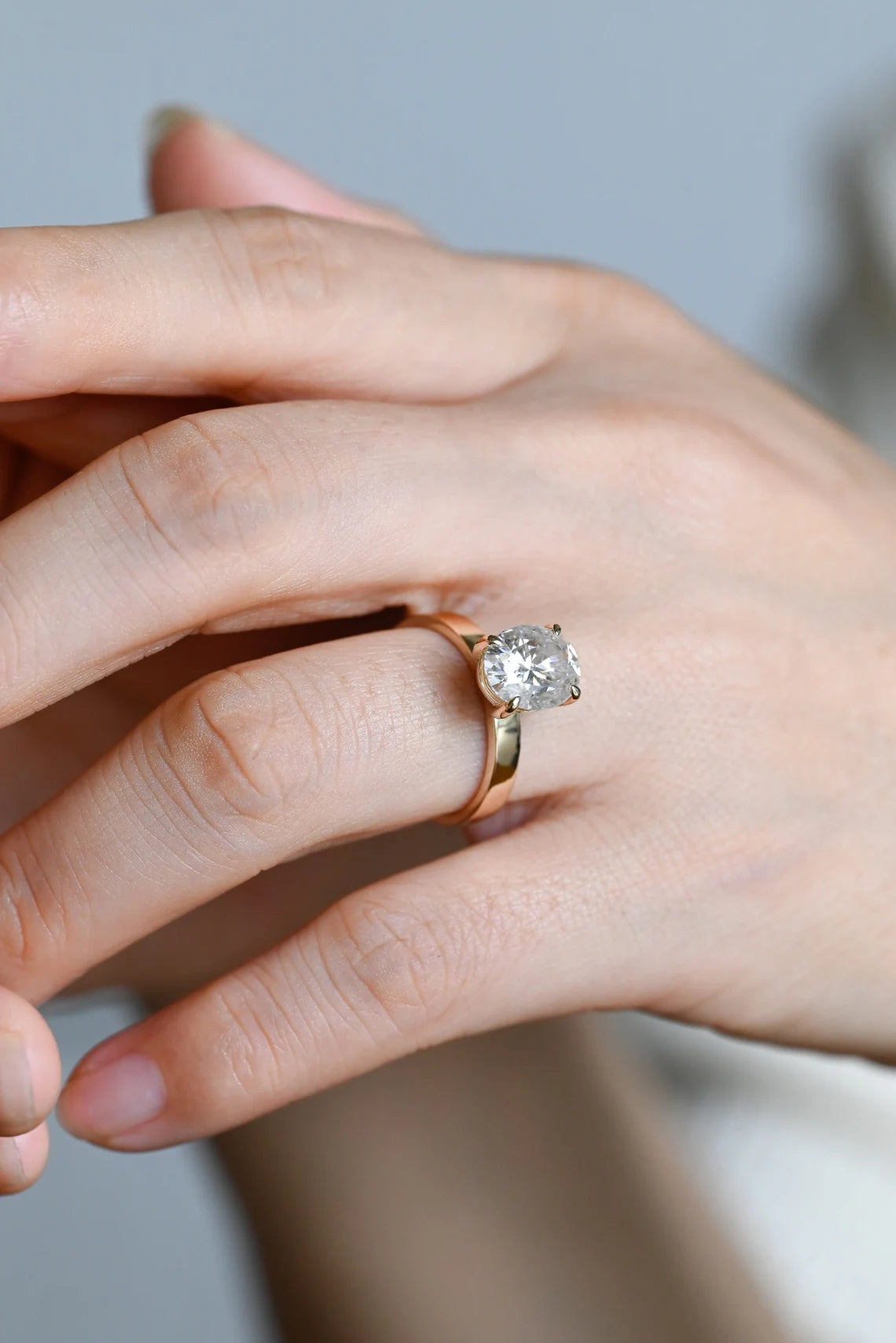 four prong diamond ring,

