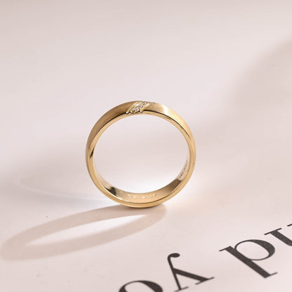 Diamond accent ring