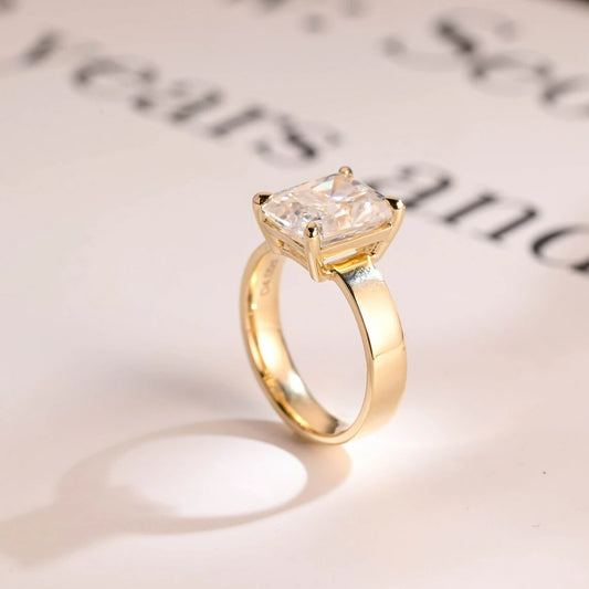 Radiant Cut Brilliance | 14K Gold Ring | 3mm Wide Band

