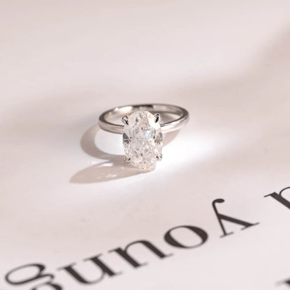 oval moissanite ring 
