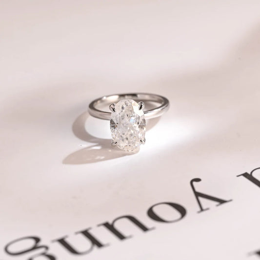 oval moissanite ring 