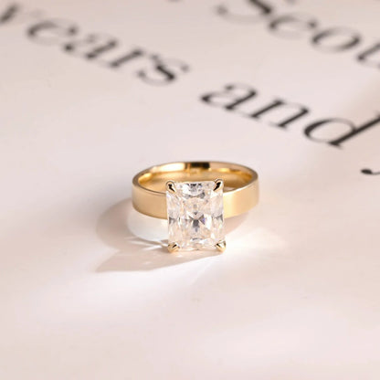 Radiant Cut Brilliance | 14K Gold Ring | 3mm Wide Band

