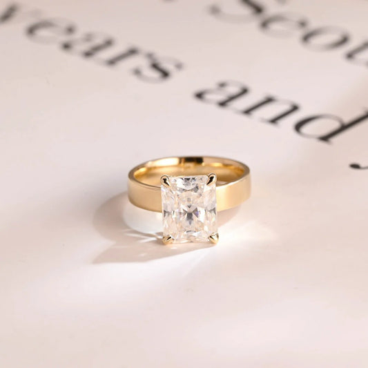 Radiant Cut Brilliance | 14K Gold Ring | 3mm Wide Band

