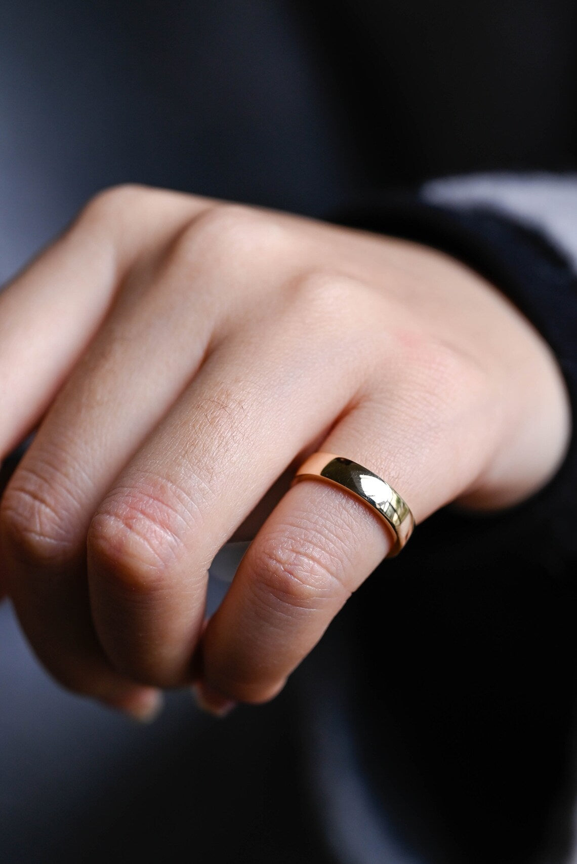 Unisex gold ring