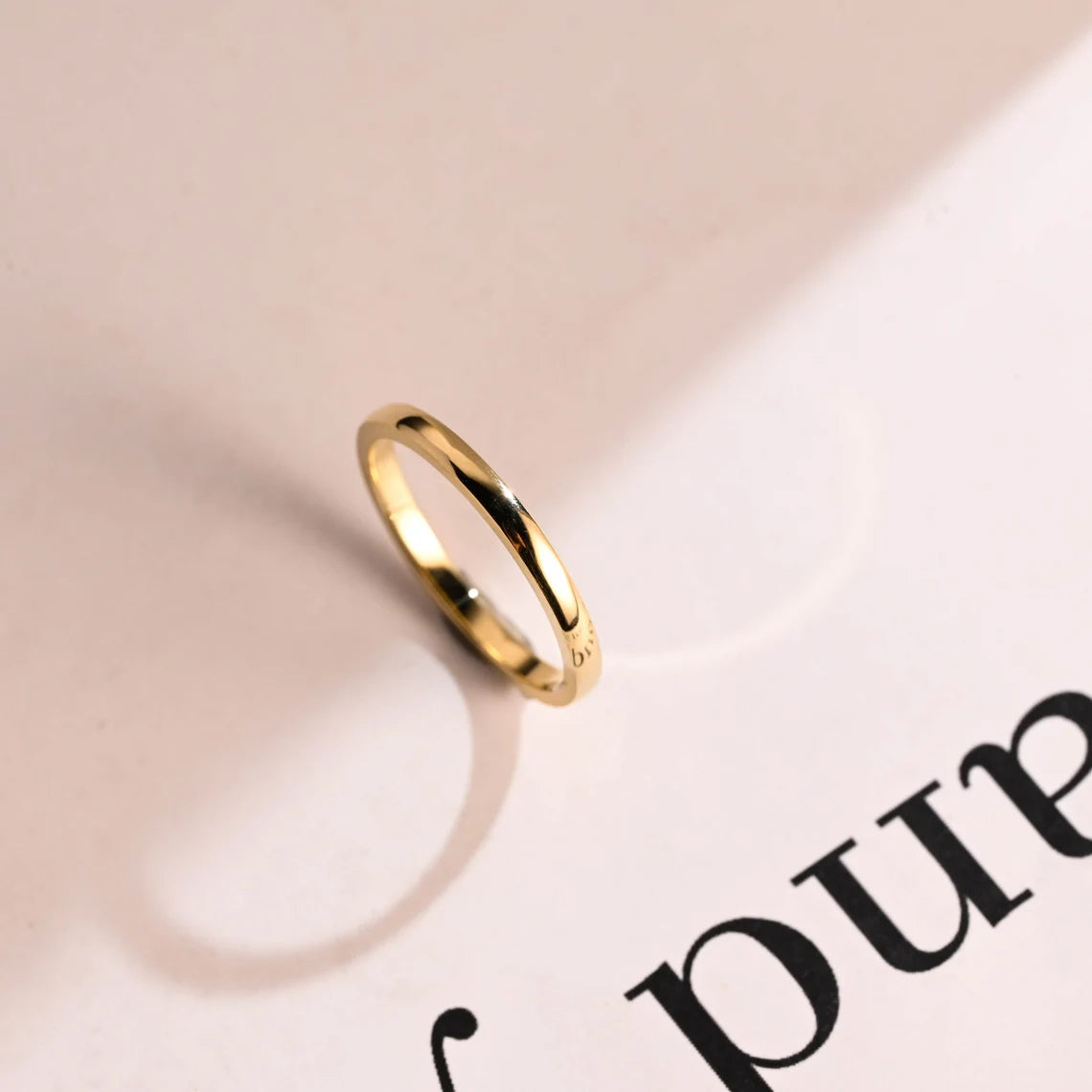 Simple gold ring