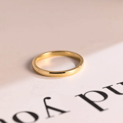 Men’s gold wedding band