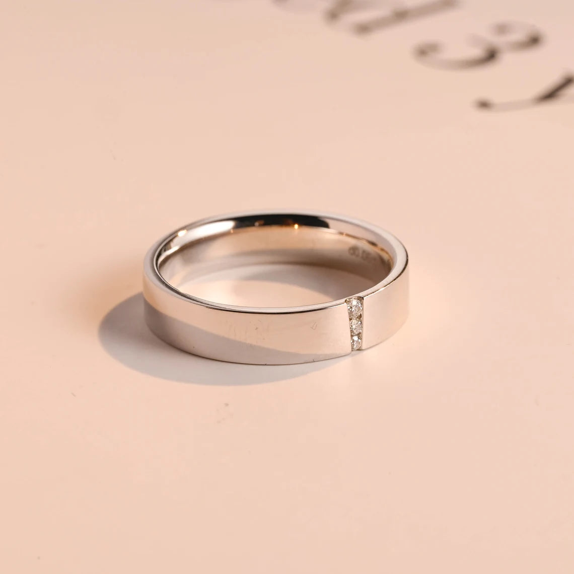 Women's engagement ring