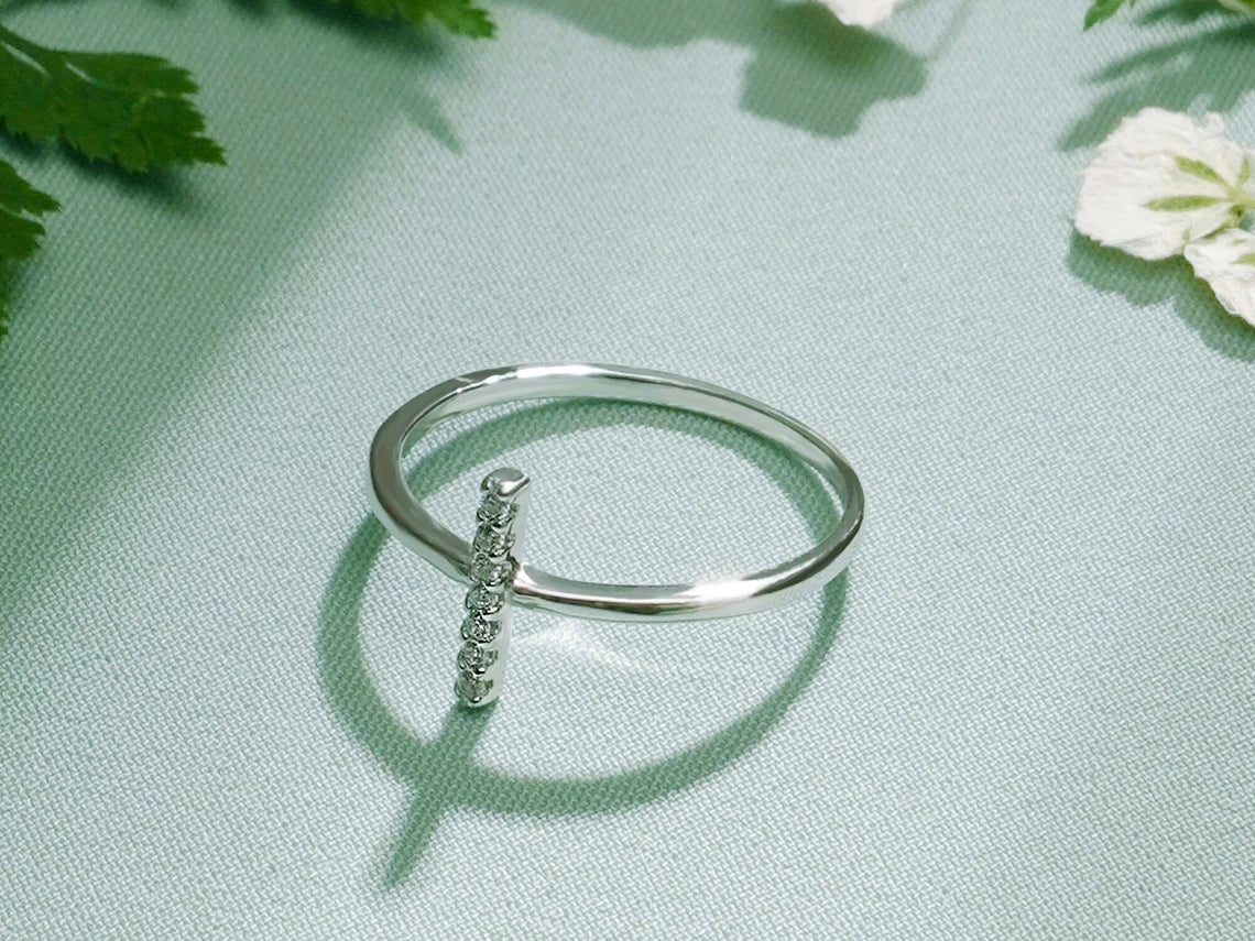 Moissanite solitaire ring