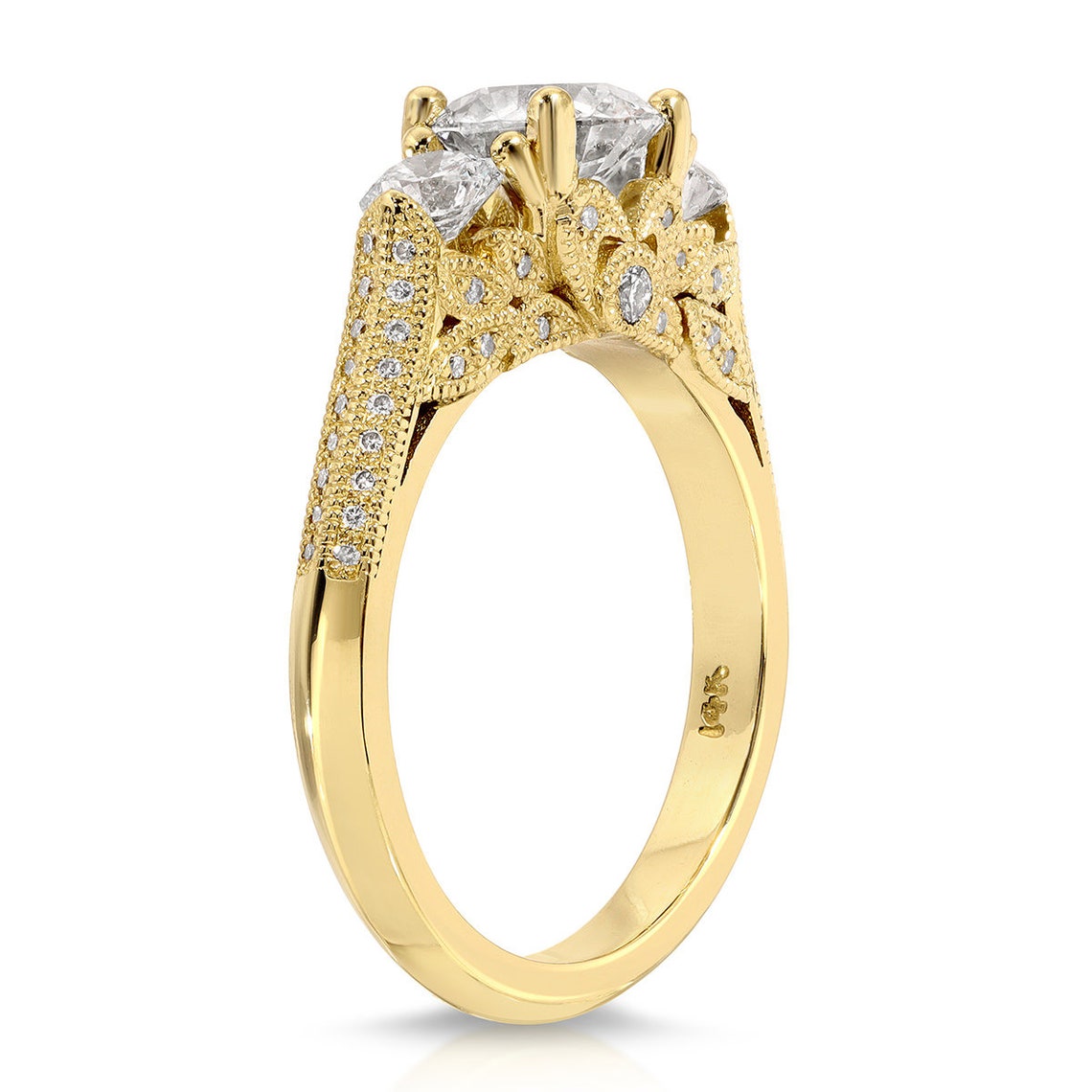 Anniversary gift ring for her 