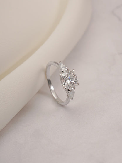 Pear side stone ring