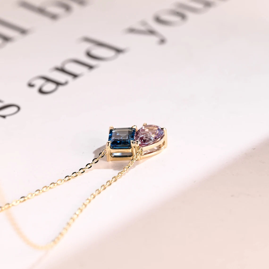 minimalist gold necklace
