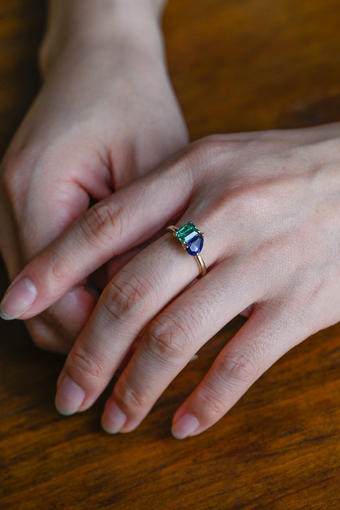 Gemstone toi et moi ring