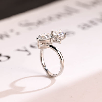 Round moissanite diamond ring