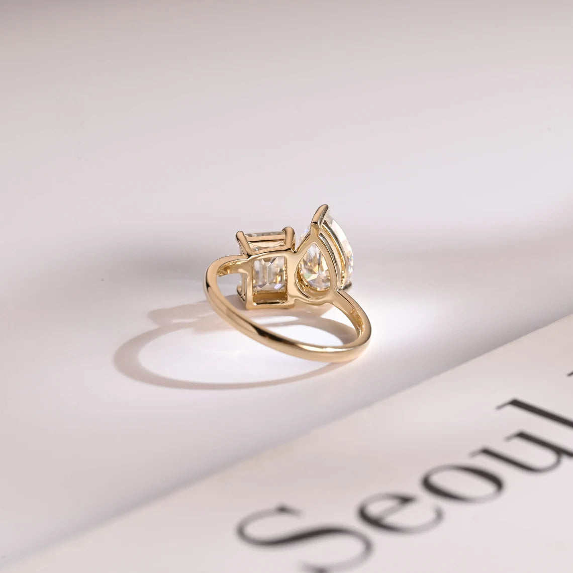 Modern engagement ring