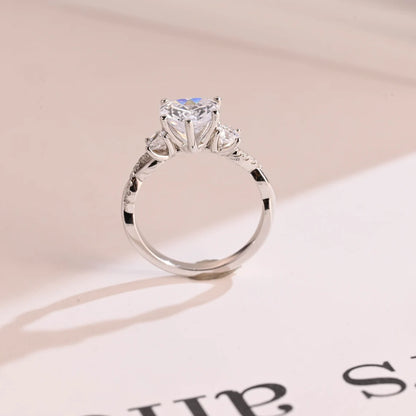 Round side stone ring
