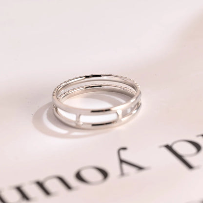 Solid gold moissanite band