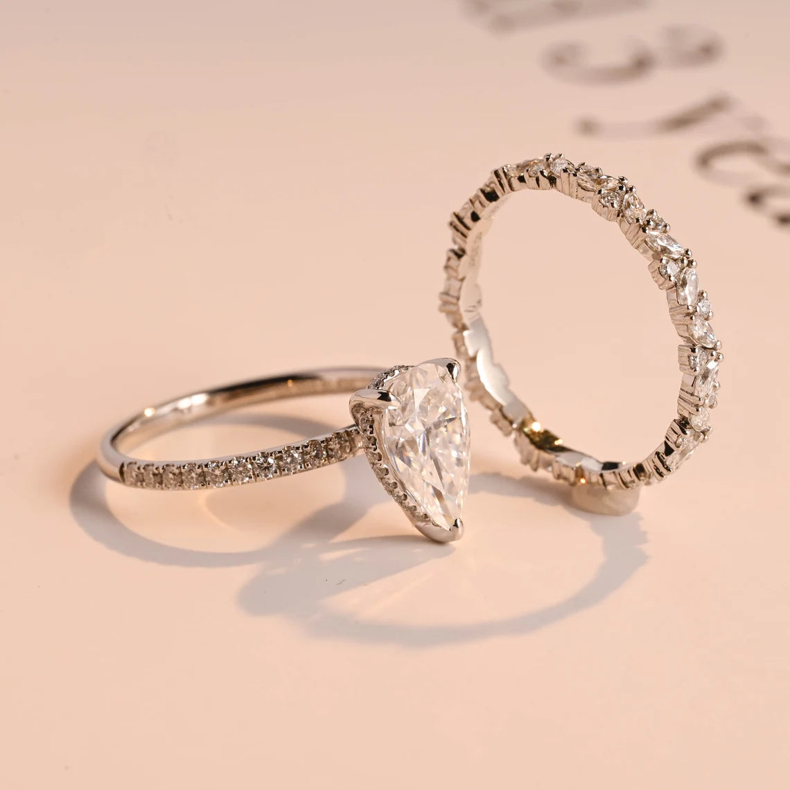 Hidden halo ring