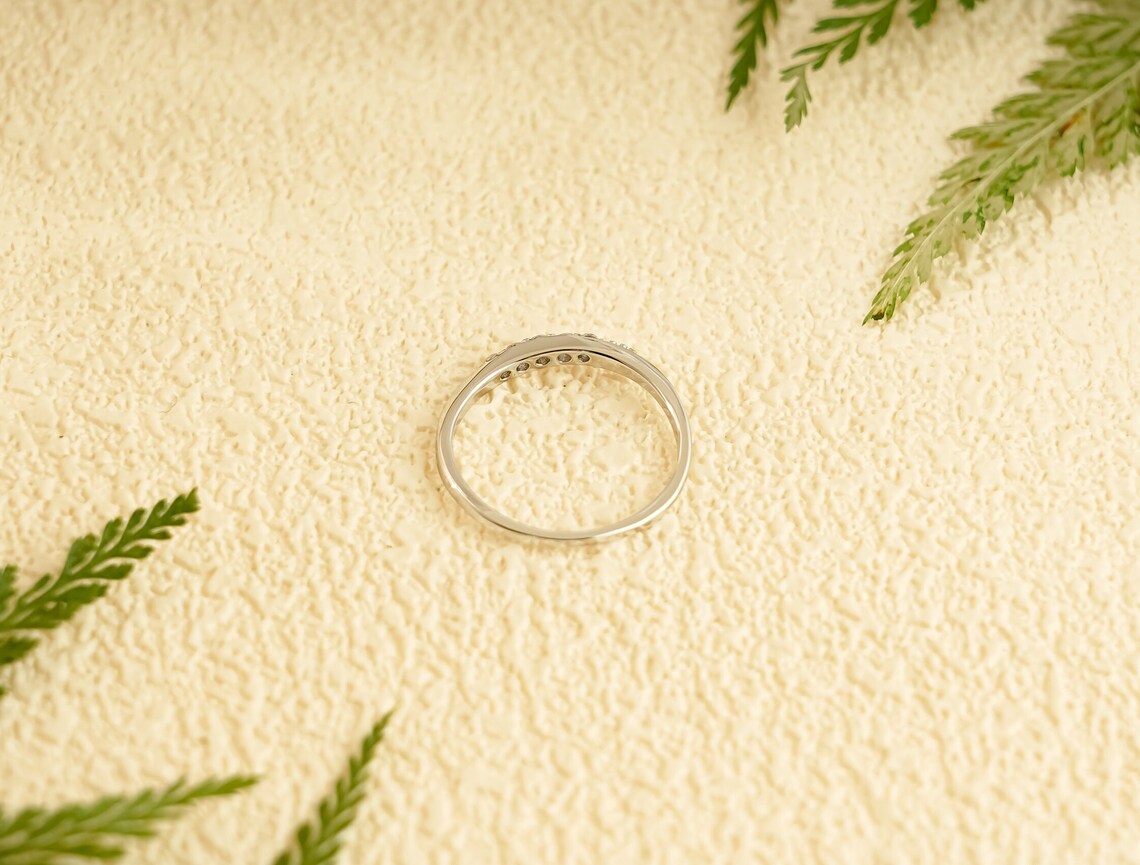 Minimal diamond ring