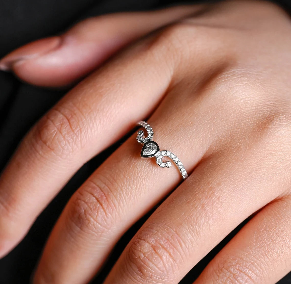 Vintage inspired diamond band