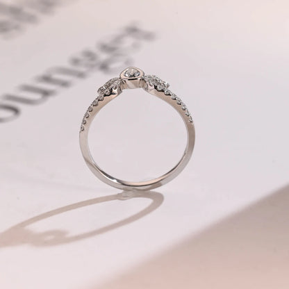 Round moissanite diamond ring