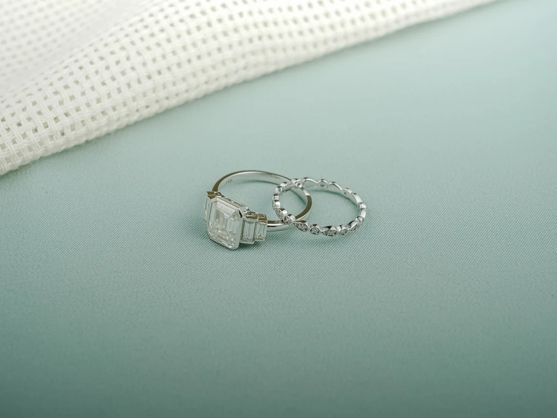 Vintage wedding band for her