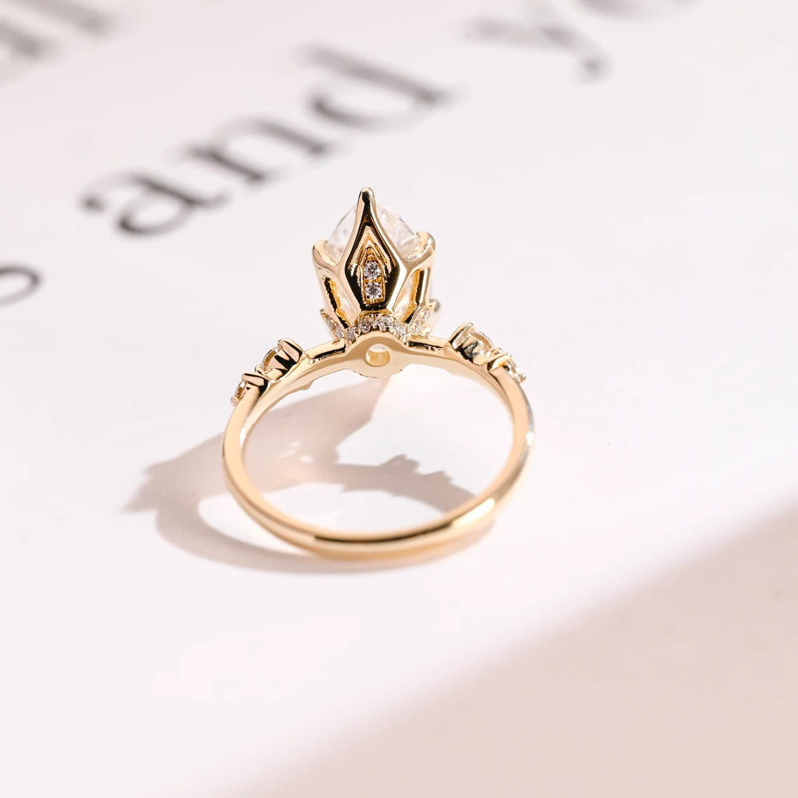 Antique style ring
