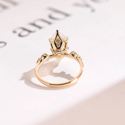 Antique style ring