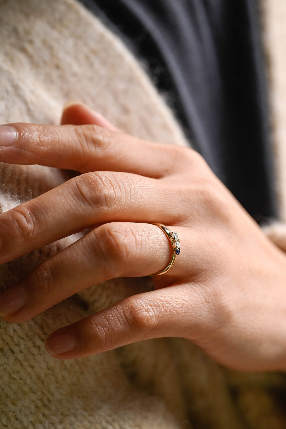 Sapphire gemstone ring