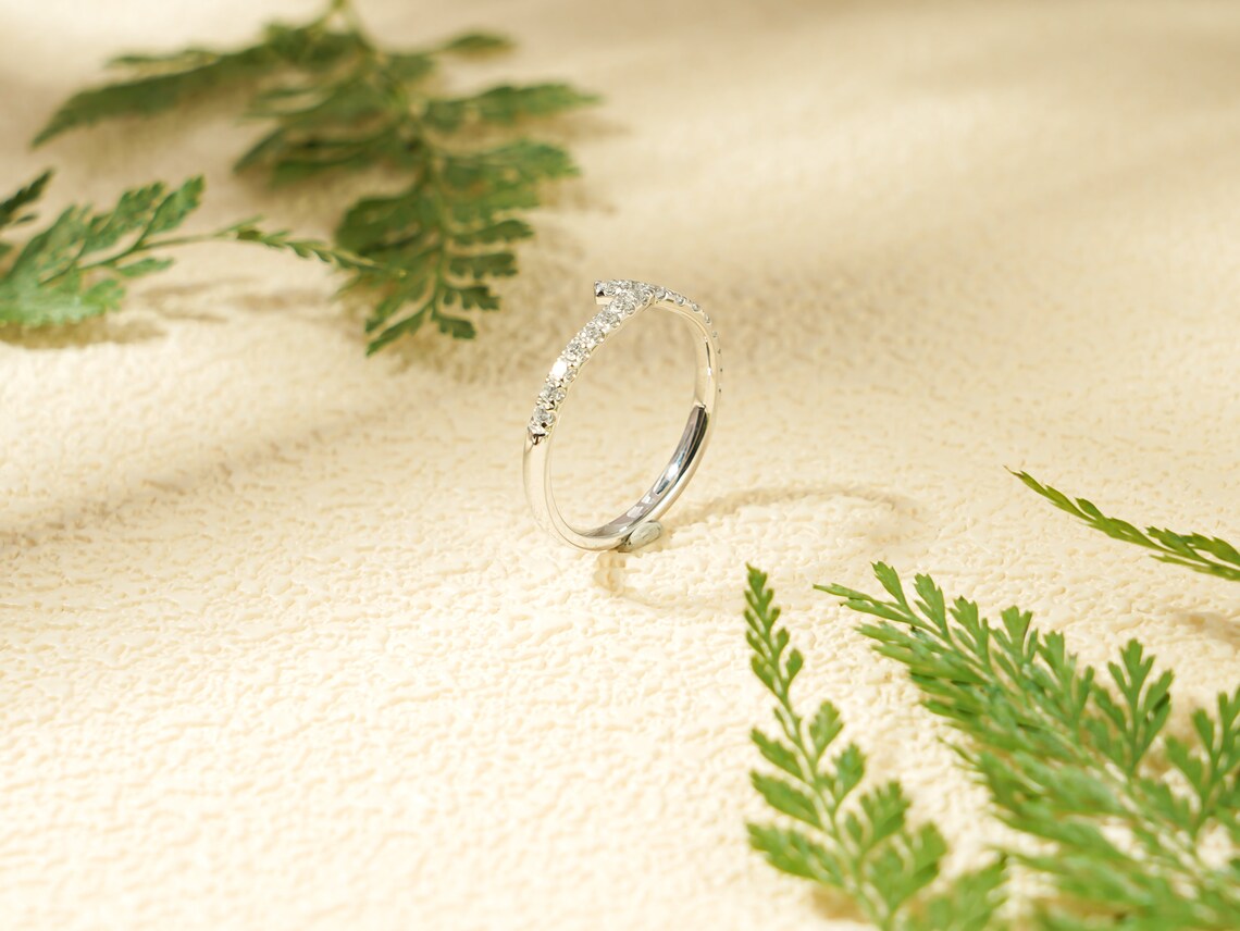 Moissanite stacking ring