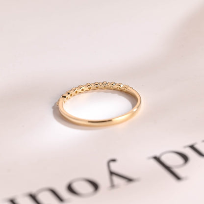 Classic gold ring