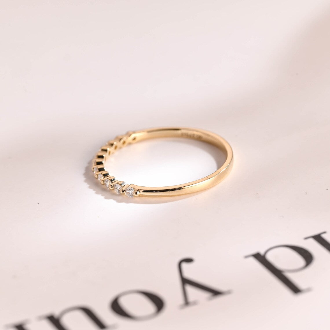 Sparkling moissanite band