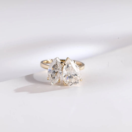 Two stone engagement ring