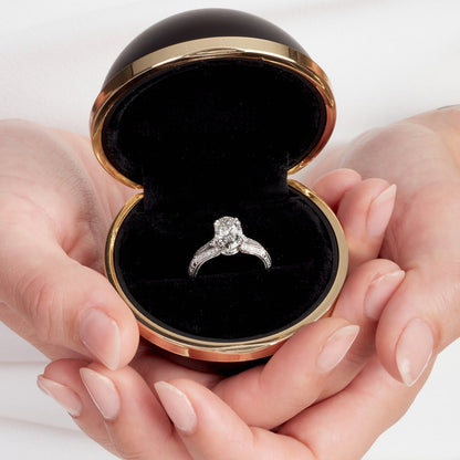 Oval Cut lab grown diamond