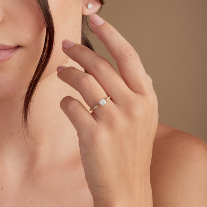 Antique style diamond ring