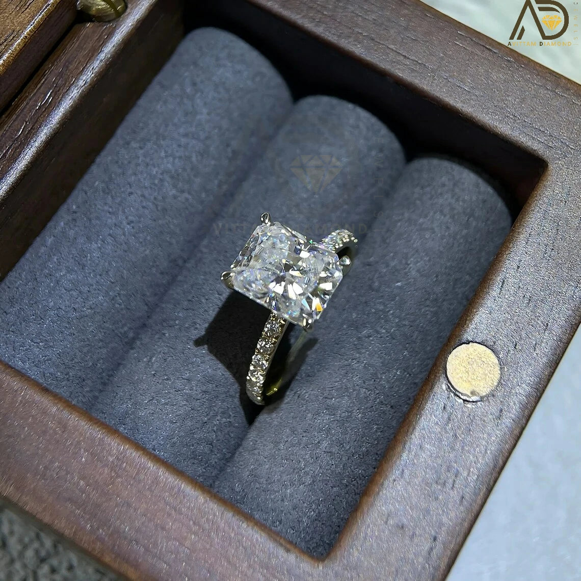 Moissanite Engagement Ring
