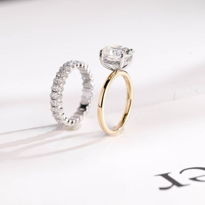 Oval cut moissanite ring