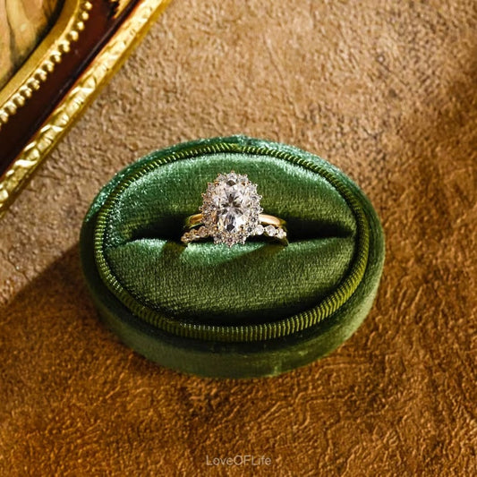 Moissanite wedding ring set