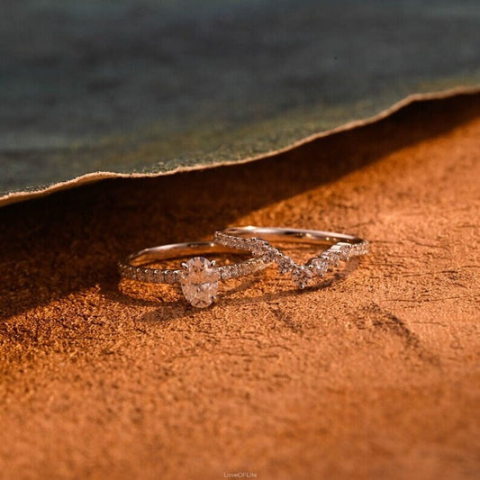 Oval cut moissanite engagement ring